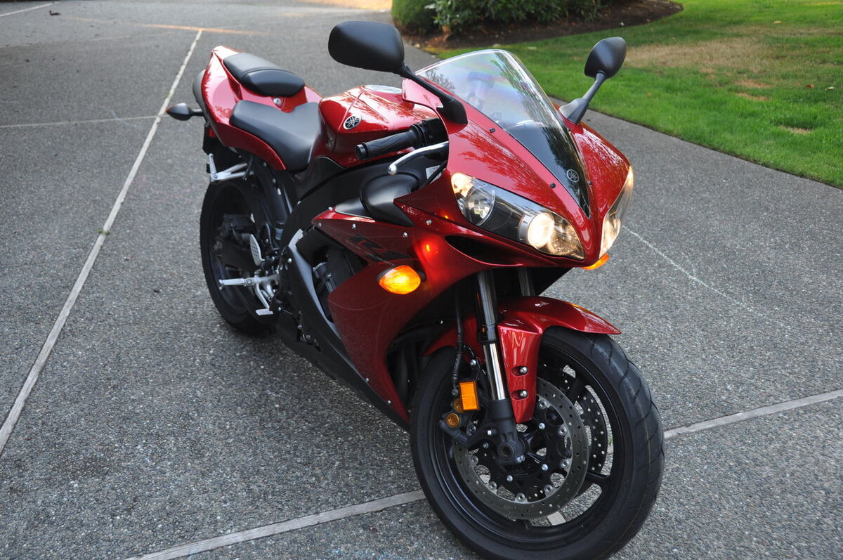 Yamaha r1 2006 Red White