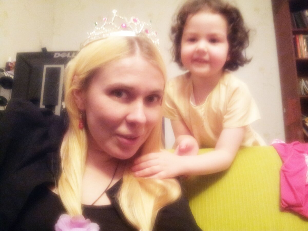 царская нянька. ребенок садится в машину. безопасность с незнакомцами для детей. пристают к детям на улице. машинки для девочек.