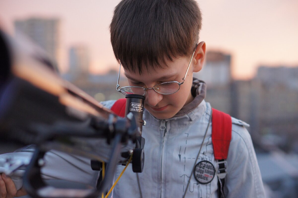 Наблюдения в небольшой любительский телескоп Sky-Watcher 707AZ2. Это идеальная модель телескопа для начинающего любителя астрономии.