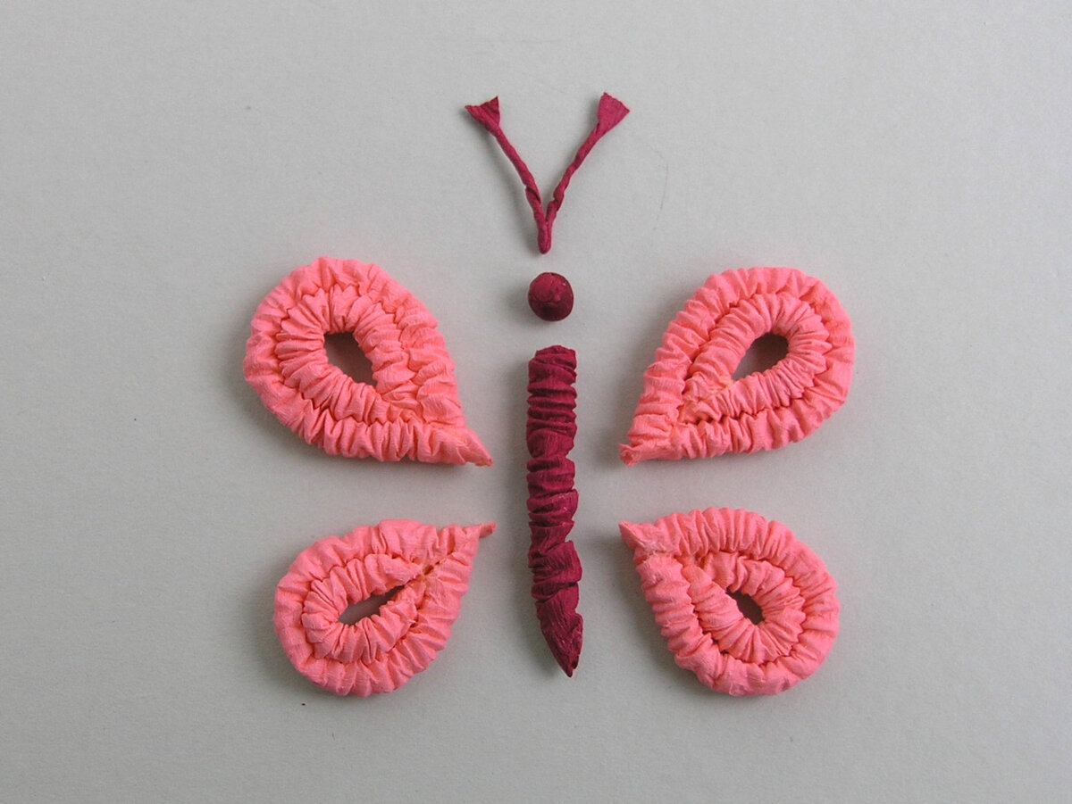 Бабочка из гофротрубочек
