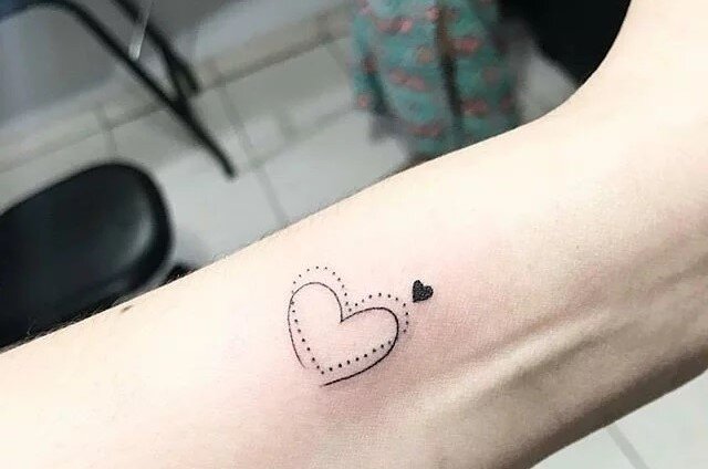 Тату «Сердце» на запястье