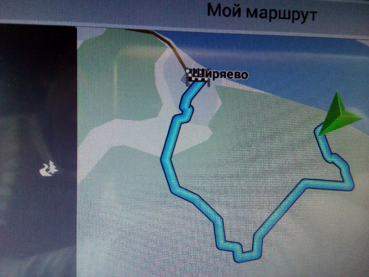 навител ведет вот так, может так и можно проехать, но я бы не стал