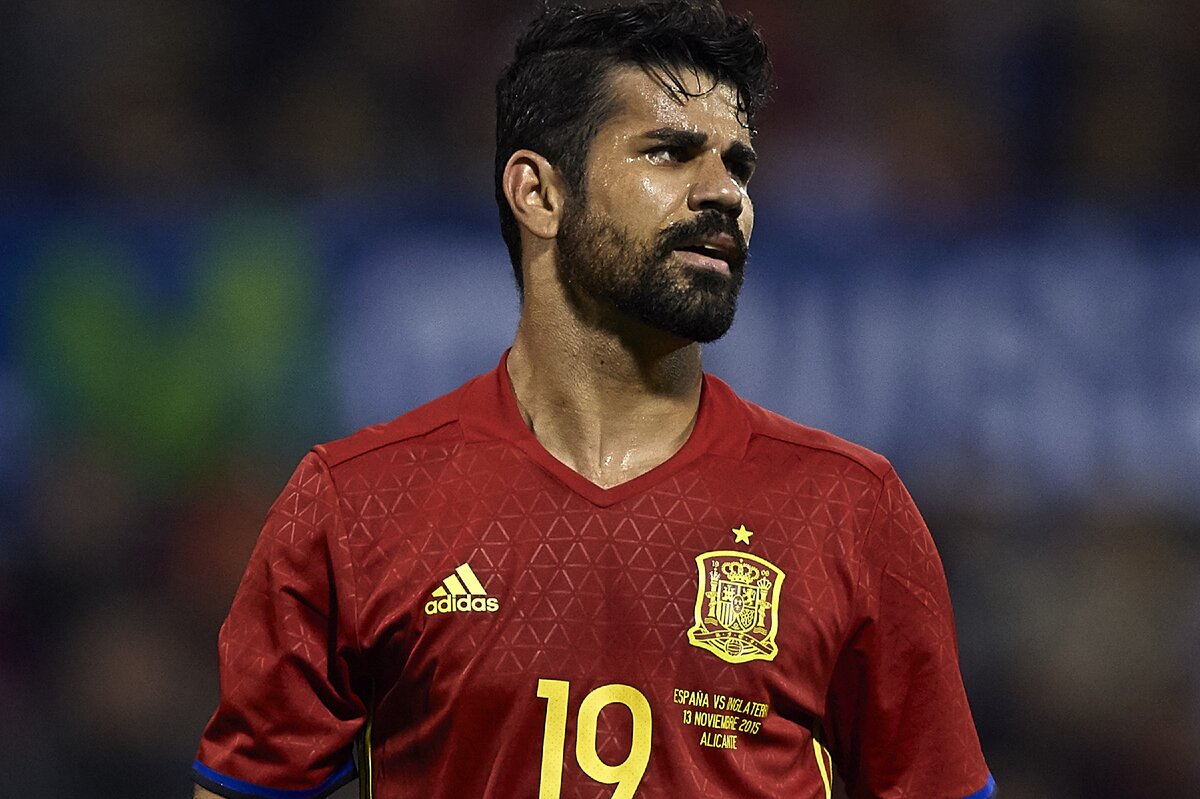 В сборной Испании футболист сыграл 24 матча и забил 10 голов