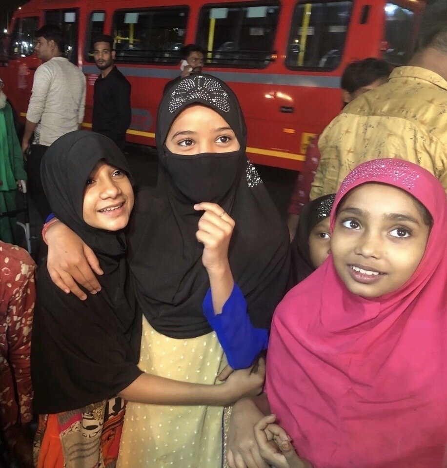 Дети в г. Мумбаи (Бомбей). Индия, 2020г.