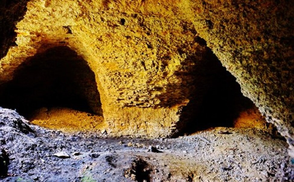 пещеры в перевальном крым. костенки воронеж пещеры. пещера саратов кудеярова саратовская. село пещера. городище титчиха.