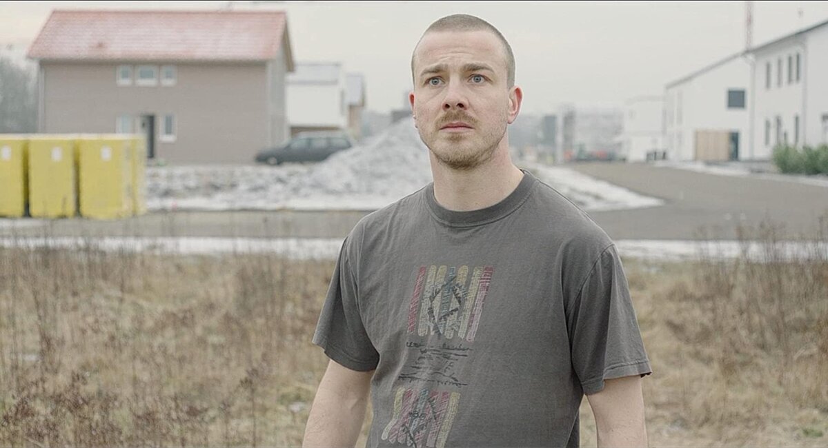 Кадр из фильма "Разрушительница системы", 2019 г.