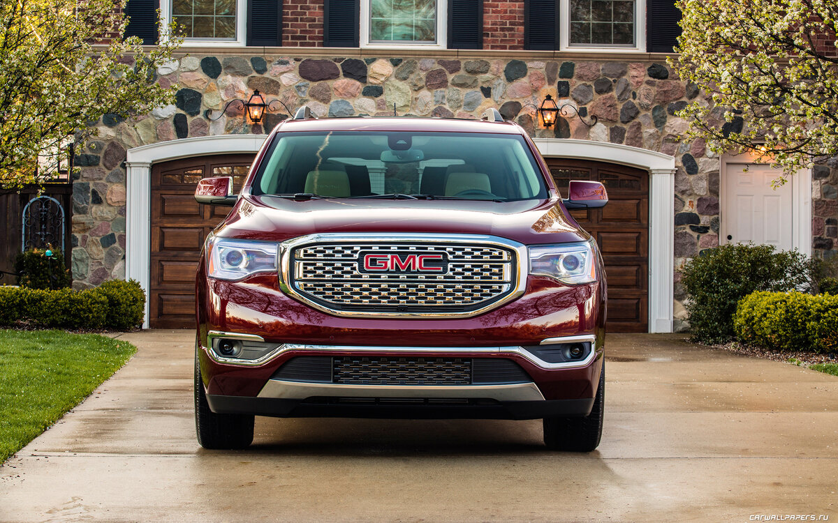 GMC Acadia Denali 2018 год выпуска