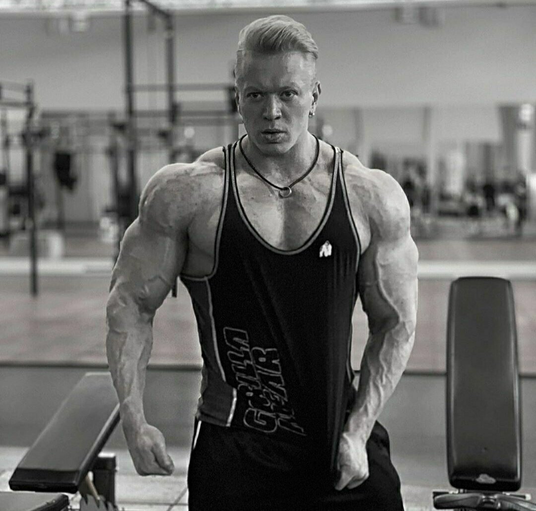 instagram.com/nikita_komarov_wbff_pro