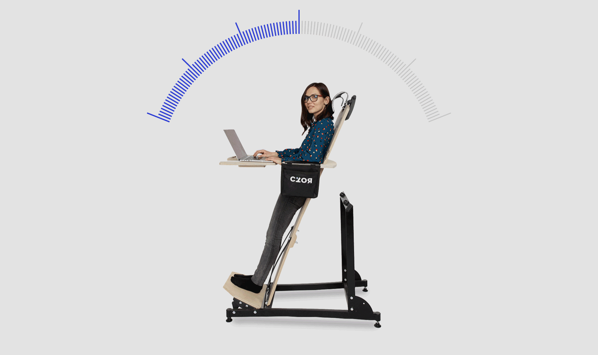 Почему работают стоя. Стоячее рабочее место. наклонное рабочее место. офисное стоячее рабочее место. тренажер для работы стоя.