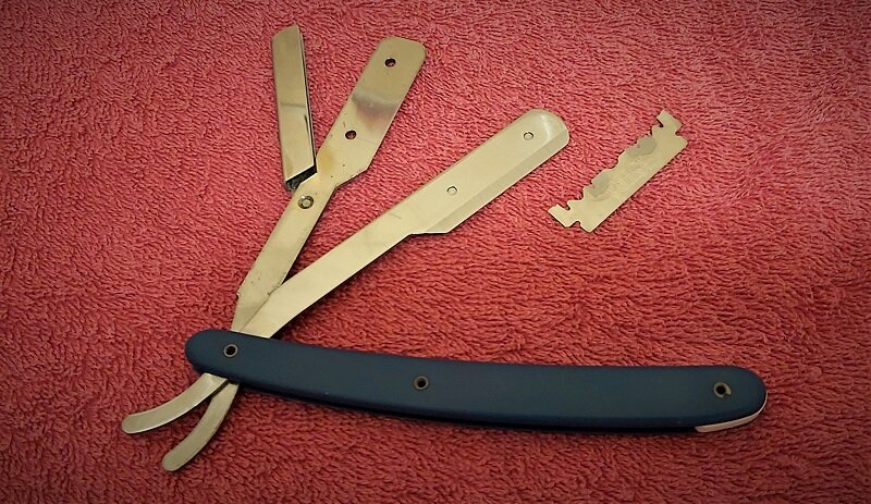 Бритва в разобранном состоянии