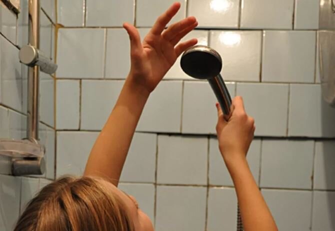 Уже 4 месяц Симферополь без нормального водоснабжения 