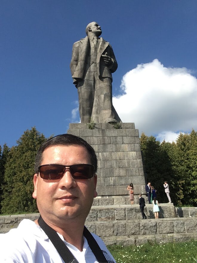памятник Ленину в Дубне 