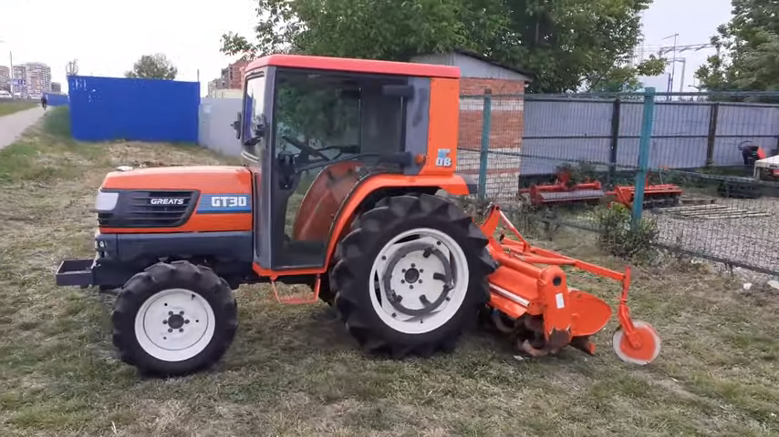 Минитрактор "Kubota GT 30"