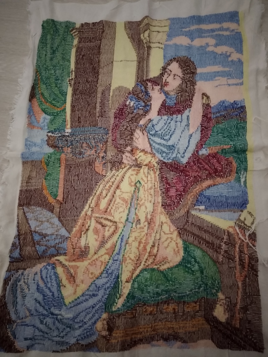 Это изнаночная сторона, выполнена безукоризненно,на мой взгляд.