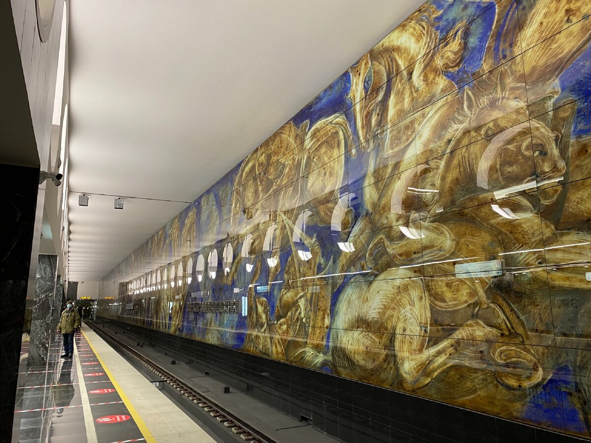 Путевая стена