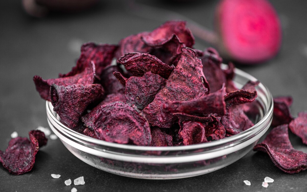 https://stock.adobe.com/ru/images/some-healthy-beetroot-chips-selective-focus-close-up-shot/291281327?asset_id=291281327