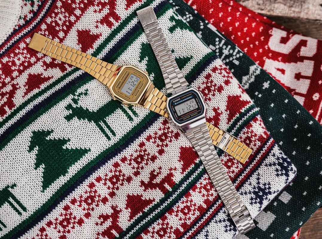 Электронные часы Casio 