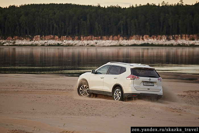 X -Trail  на песку