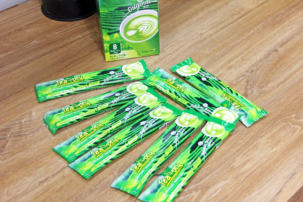 Я первый раз вижу матчу в индивидуальных упаковках. Обычно этот чай продается в одной большой весом от 25 грамм. 