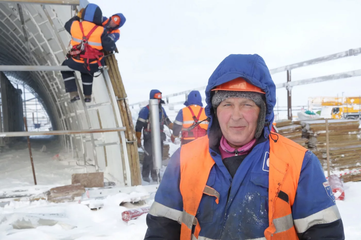 Job vahty сообщество вахтовиков. Вахтовики на севере. Работники севера. Рабочие на севере.