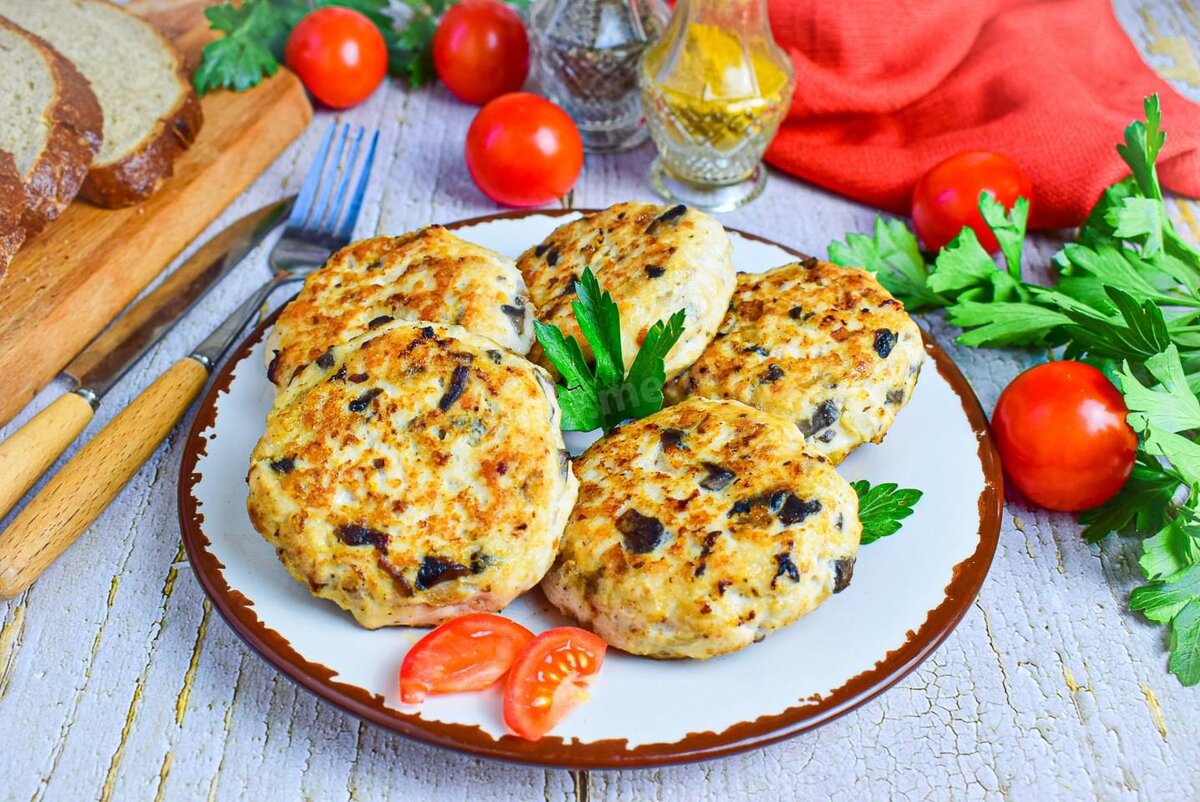 Мясные биточки с грибами