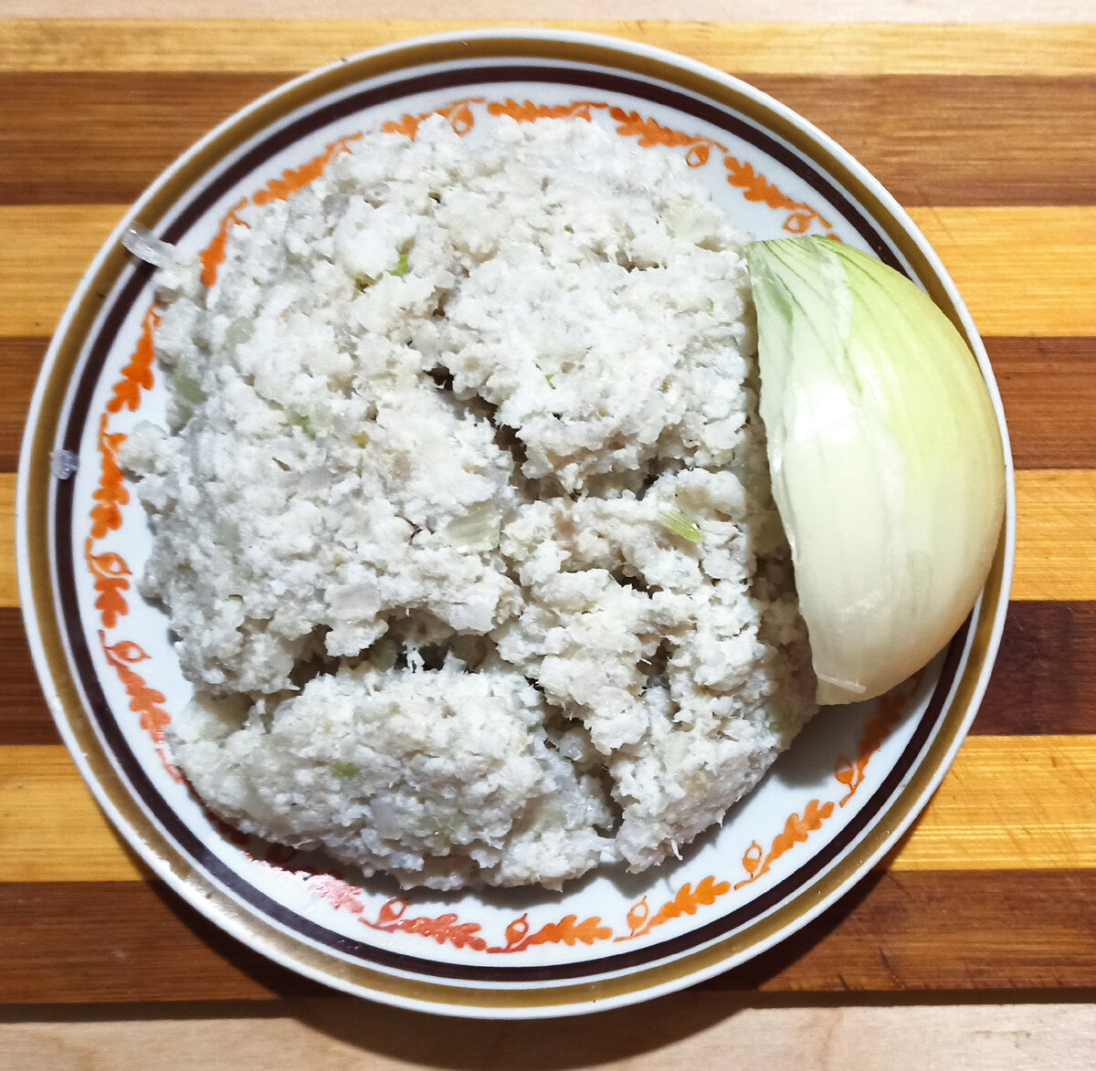 Фарш уже после отжимания. Упал, отжался) .