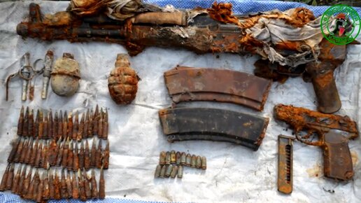 Копал траншею дома и нашел необычный сверток, то что было там, просто ...