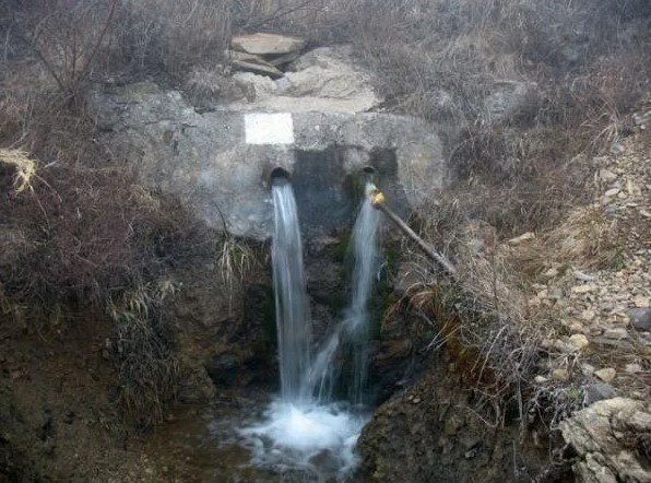 Родник Нефан-Узень. Караби-Яйла. Алушта. Крым