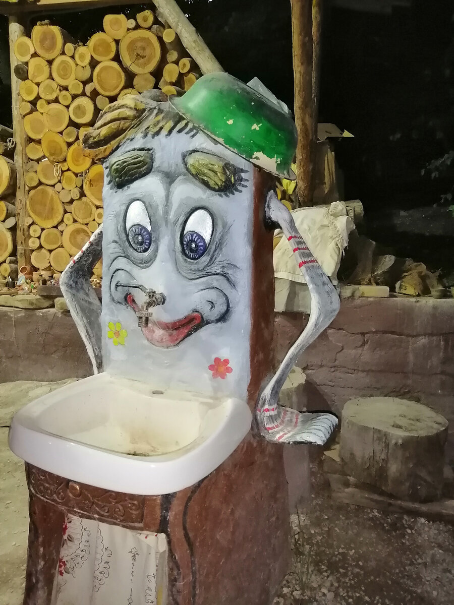 Вот такой тоже рыцарь.. чистоты) В гончарной мастерской.