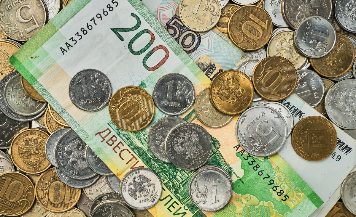 Зарплату наличными можно платить не всем иностранным работникам 