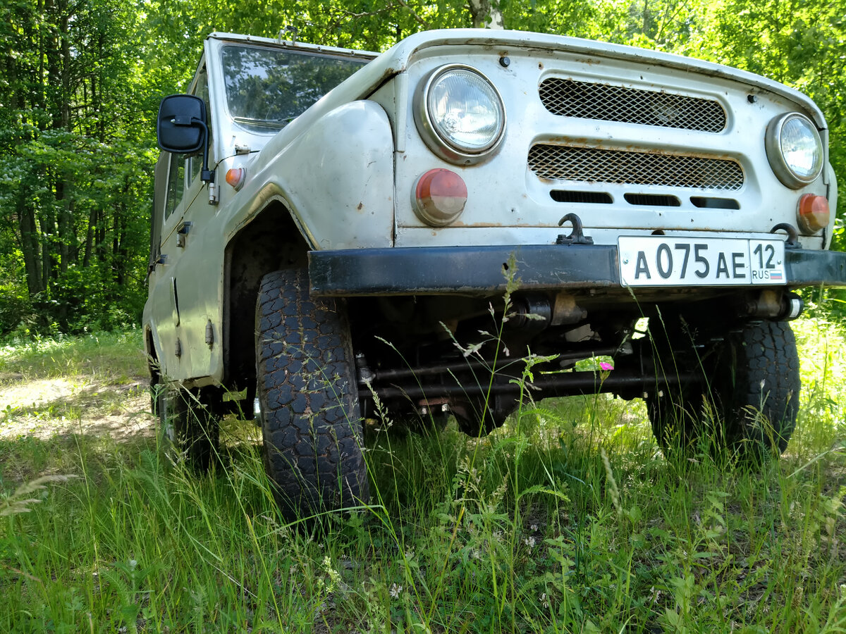 А издалека всё тот же старый добрый УАЗ. Казалось бы, что тут может дорого стоить?