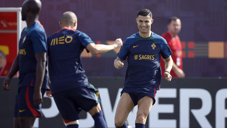    Криштиану Роналду на тренировке.