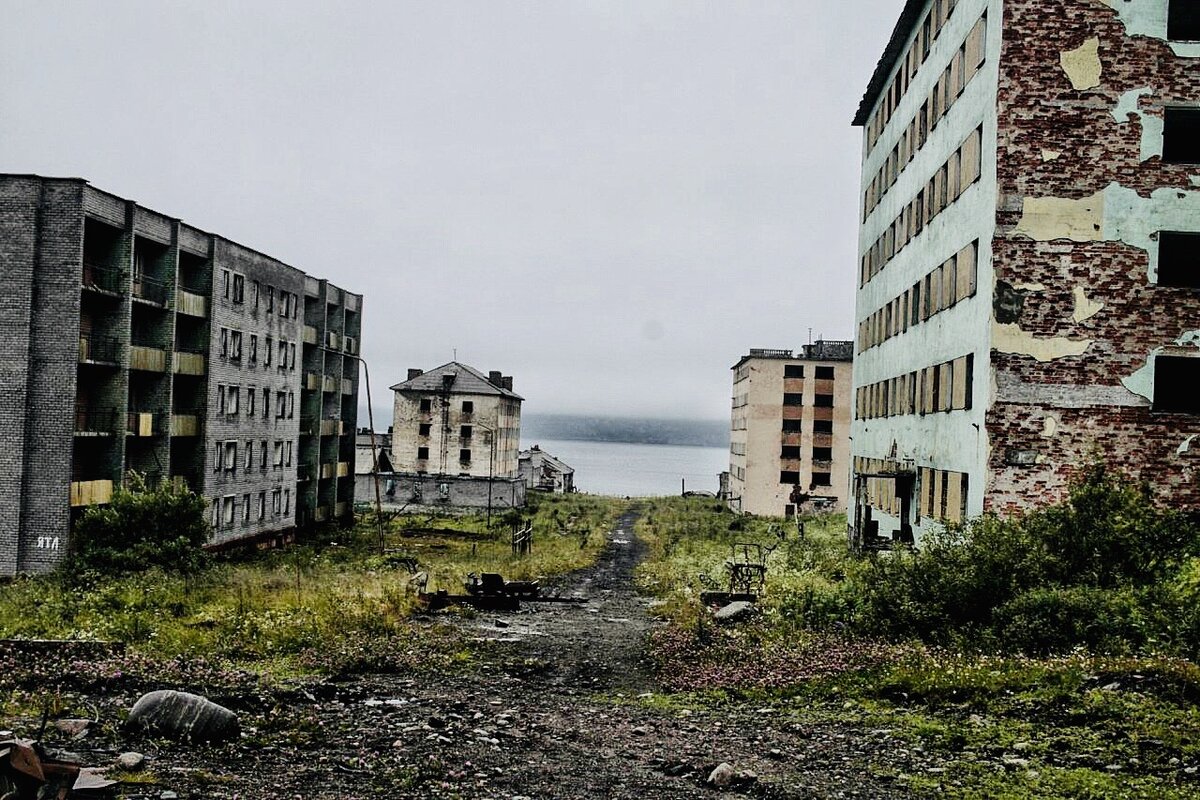 из Порта -Владимира Мурманской области ушла жизнь более 20 лет назад... (фото группы Порт-Владимира https://vk.com/club1550803)