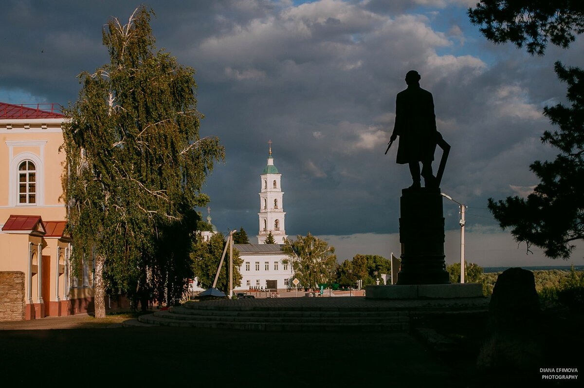 Спасский собор, памятник Шинкину