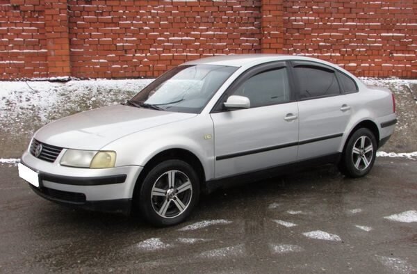 Если у машины цветут сколы, это признак бывшего ДТП. Из-за заводской оцинковки кузова мелкие дефекты ЛКП не должны приводить к ржавчине.