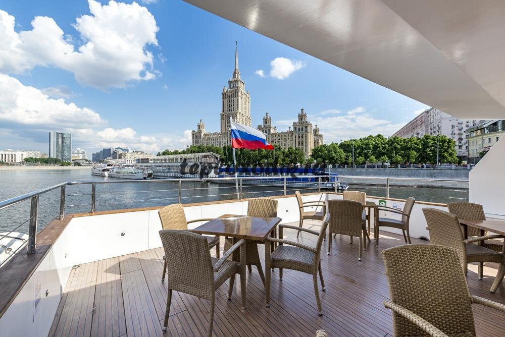 Открытая верхняя палуба. Теплоход "Рэдиссон".