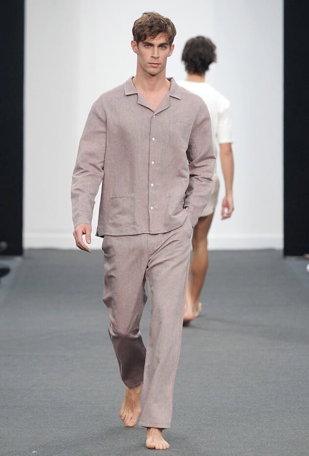 Стильный мужской аутфилд для дома