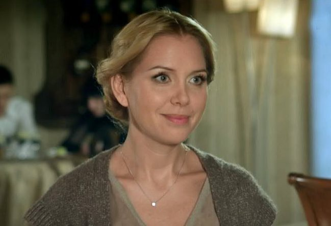 Яна Шивкова в фильме «Любовь из пробирки». Кадр из фильма