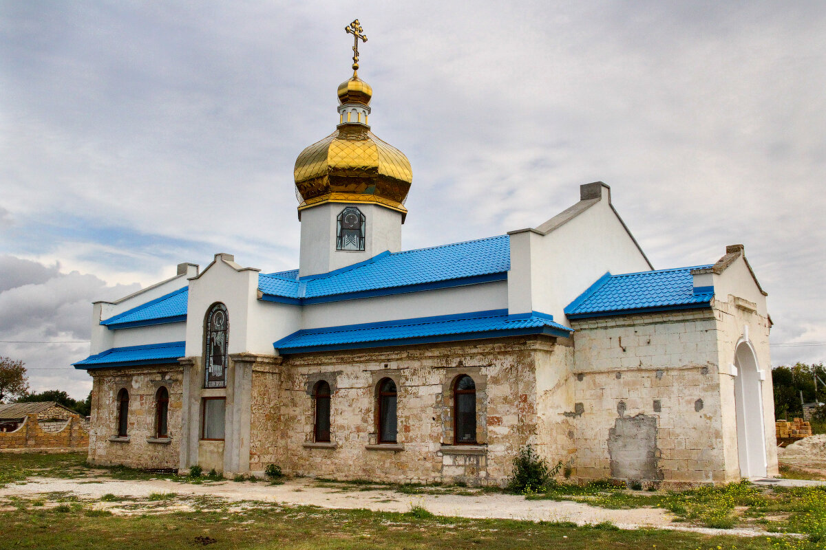 1. Церковь в селе Оленёвке.