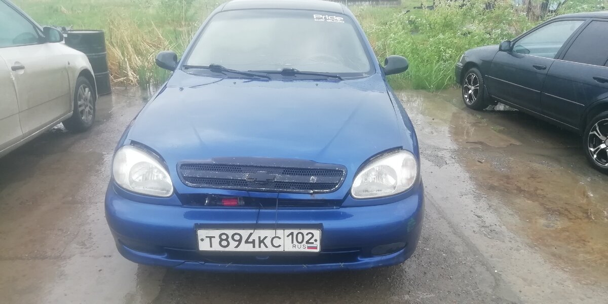 Ещё и капот открылся на ходу