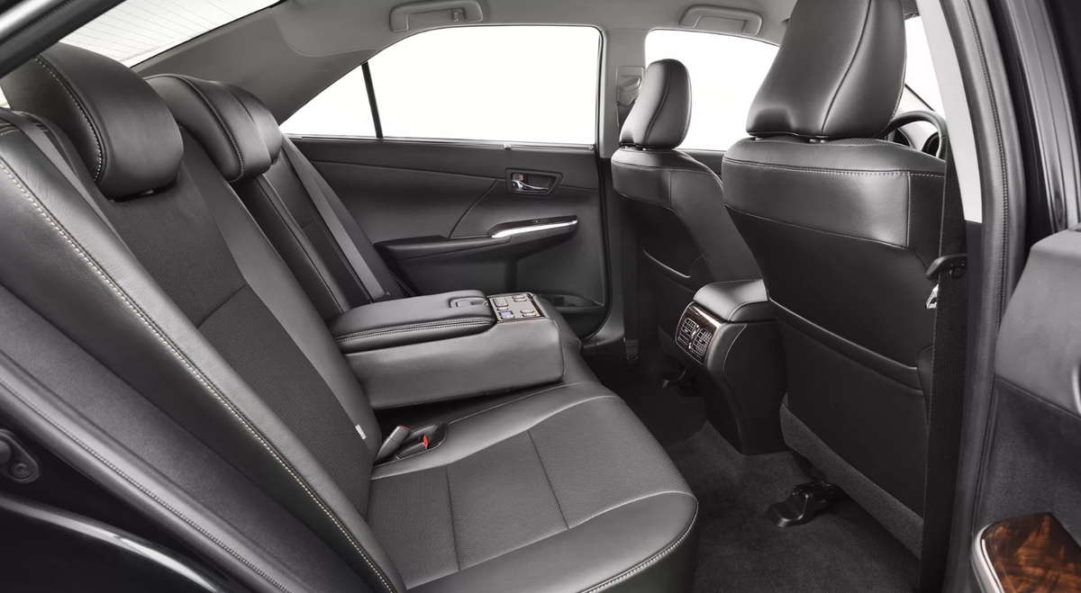 Салон Тойота камри 