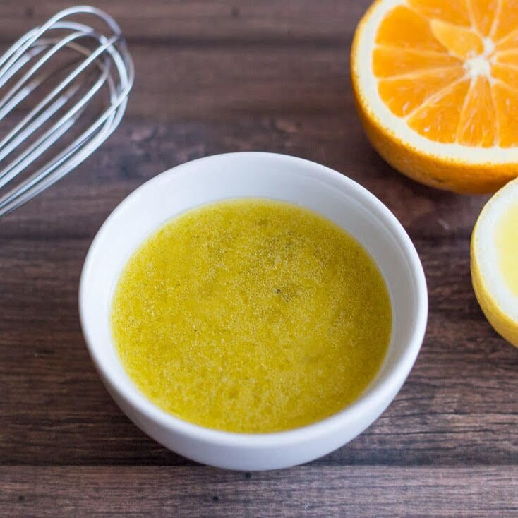 Рецепт горчичной заправки. Лимонный соус для салата. Салат с лимонным соком. Апельсиново горчичный соус. Горчичная заправка для салата.