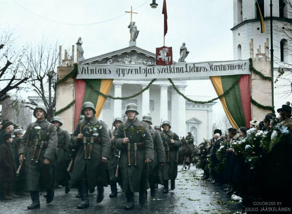 Армия Литвы в Вильно 1939. Литовская армия в Вильно 1939. Литовские войска в Вильнюсе 1939 года. Литовская армия в городе Вильнюс 1939 г.