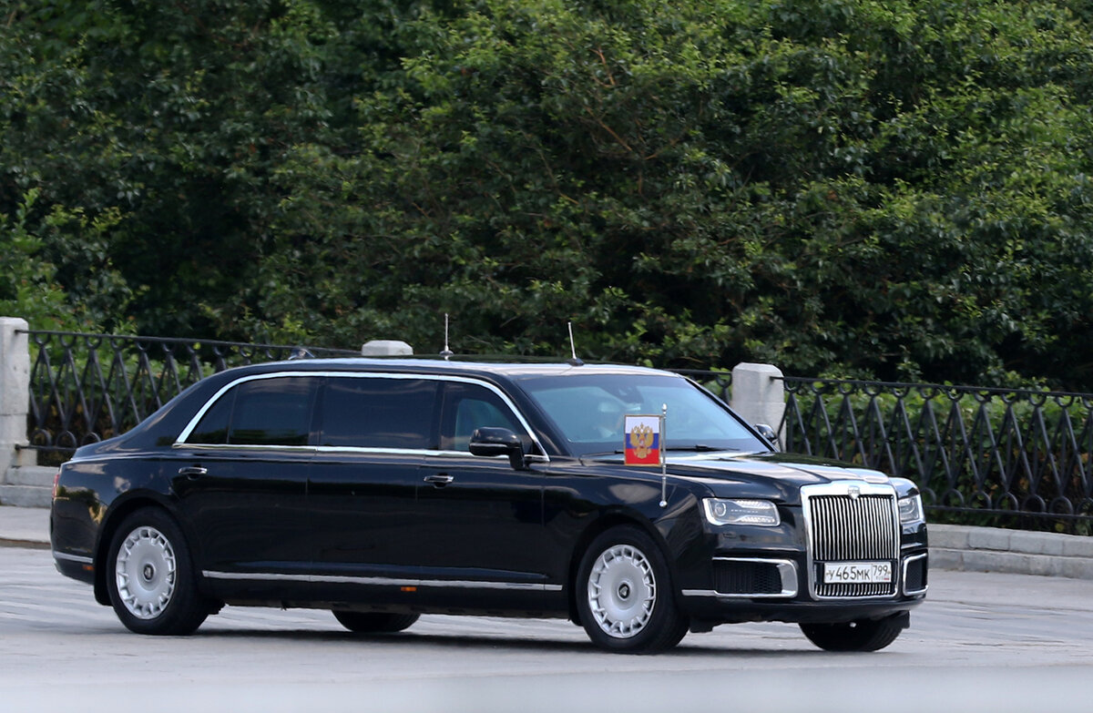 Р›РёРјСѓР·РёРЅ Aurus Senat Limousine l700