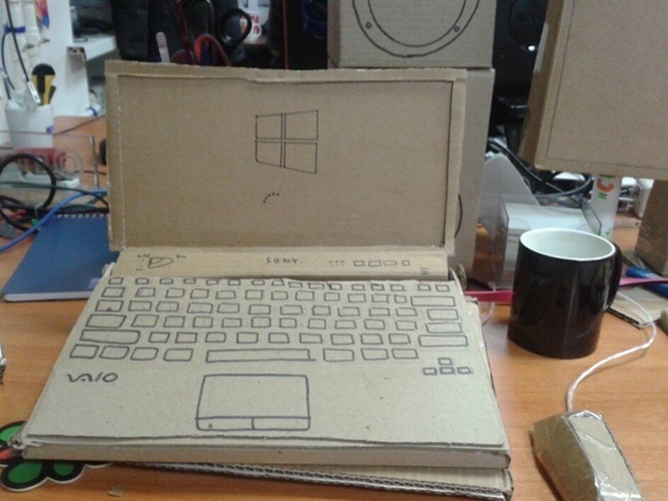 Вот так примерно выглядят для меня "игровые" ноутбуки моих друзей