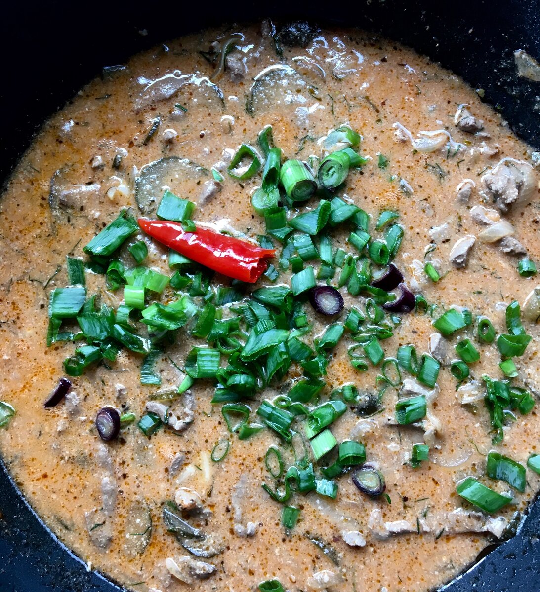 Салат с говяжьей печенью и солеными огурцами — рецепт с фото пошагово