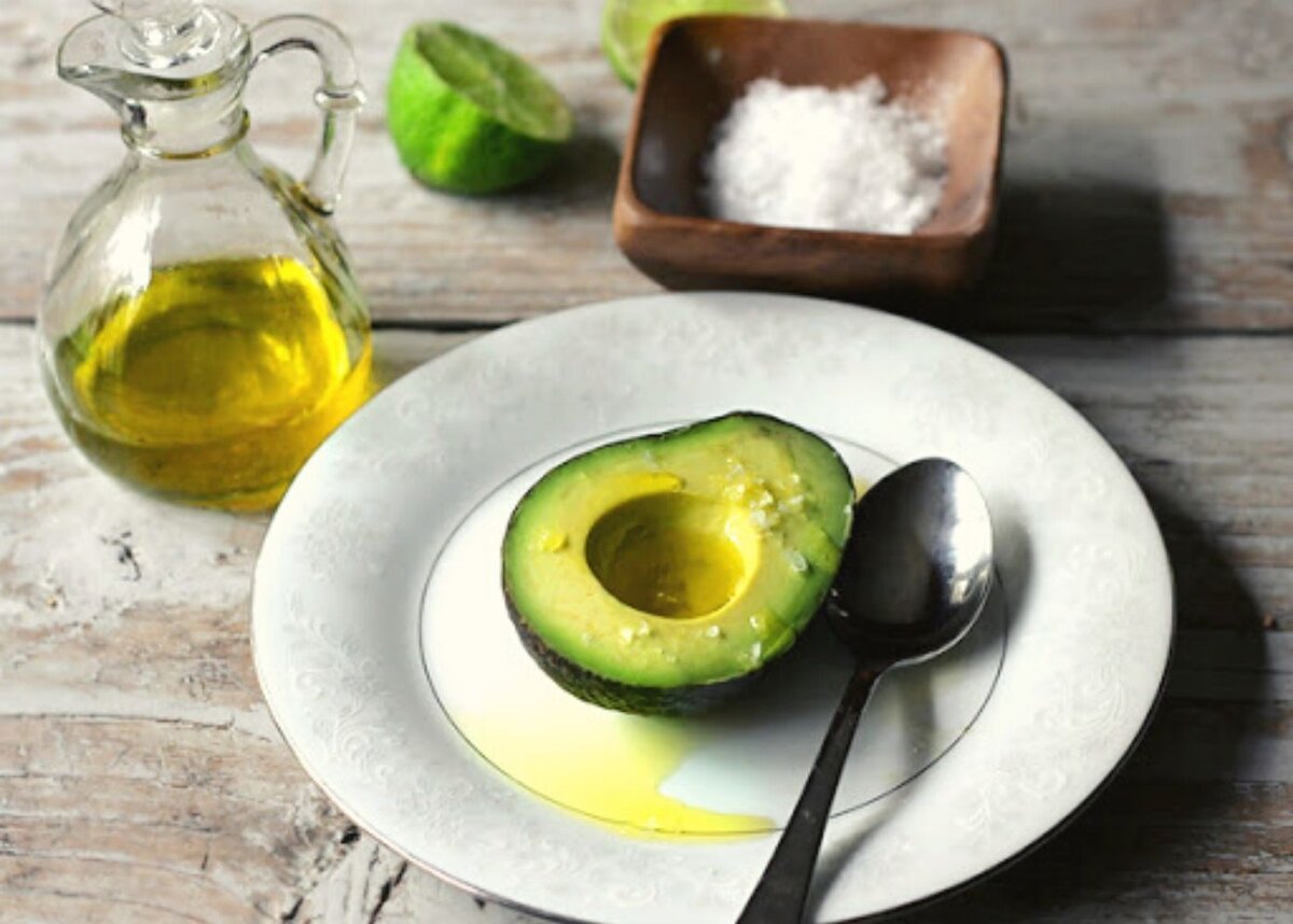 Интересные факты об авокадо. Как есть авокадо чтобы было вкусно. Запеченный авокадо. Как есть авокадо чтобы было вкусно. Что съедобно в авокадо.