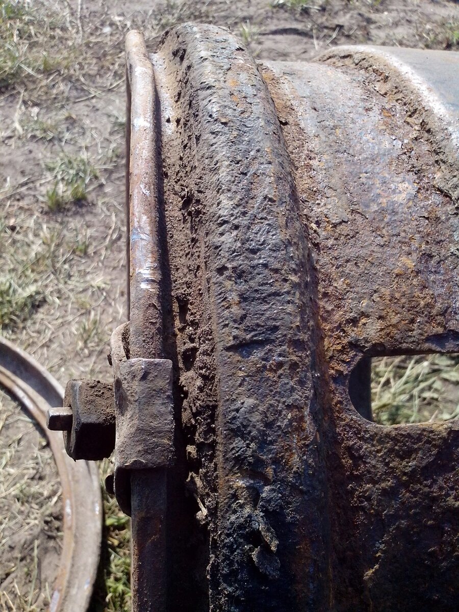 коварная выемка на диске