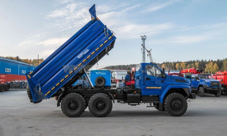 фото с официального сайта: https://www.uralst.ru/ - самосвал Урал Next