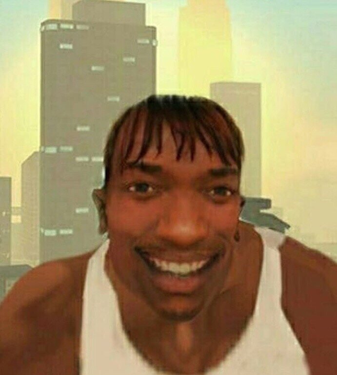 Си Джей улыбается